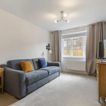 Pass The Keys Gorgeous 1 Bed New-build In Lejlighed York